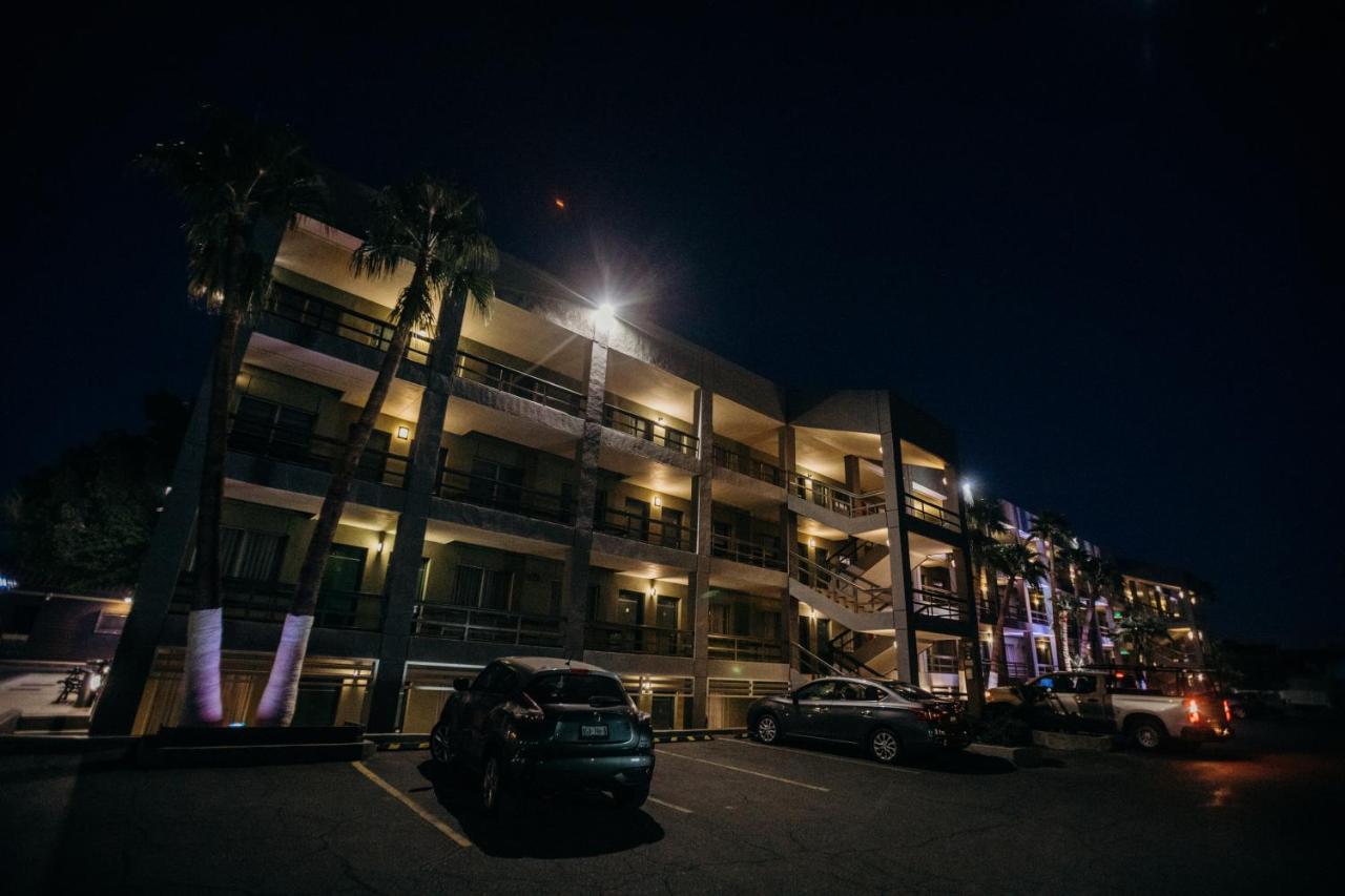 Hotel Calafia Mexicali Bagian luar foto