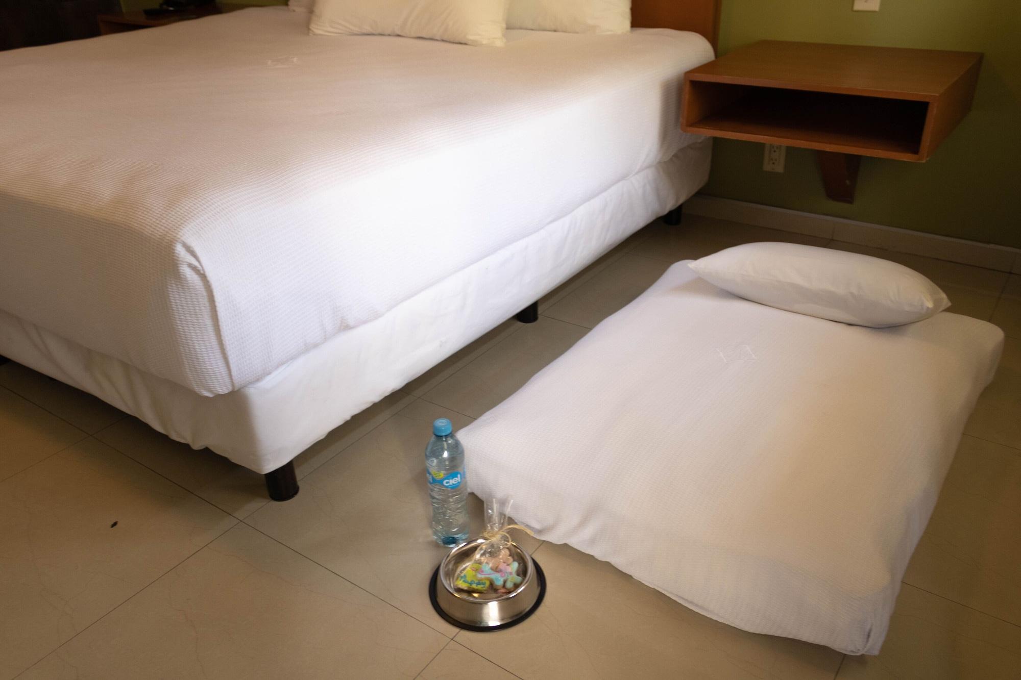 Hotel Calafia Mexicali Bagian luar foto