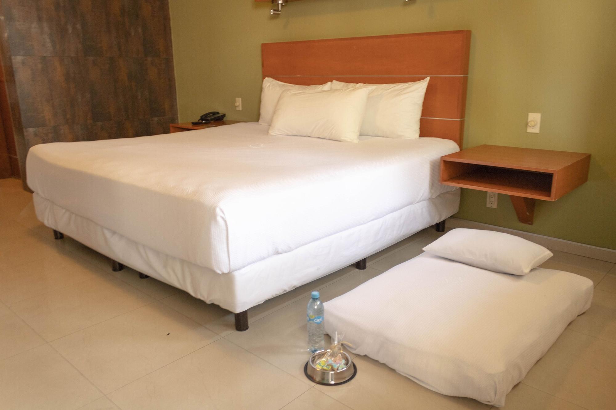 Hotel Calafia Mexicali Bagian luar foto