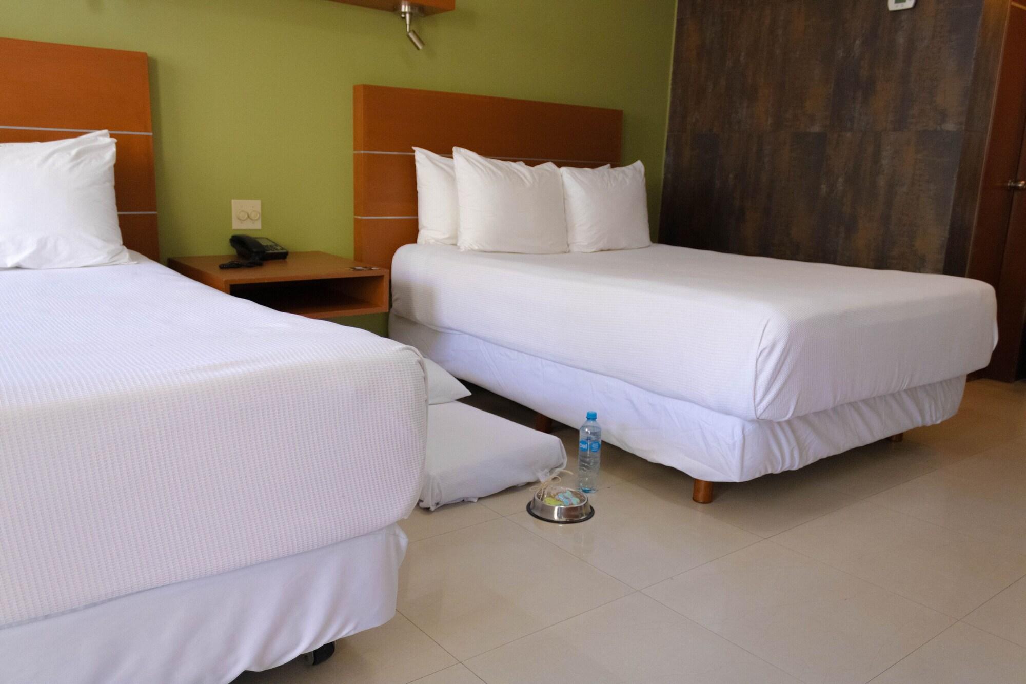 Hotel Calafia Mexicali Bagian luar foto
