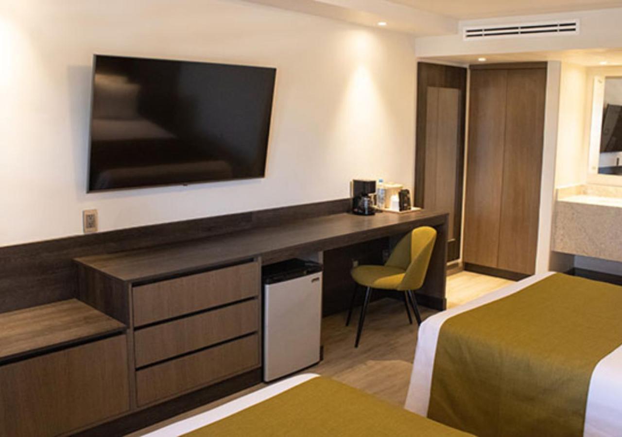Hotel Calafia Mexicali Bagian luar foto