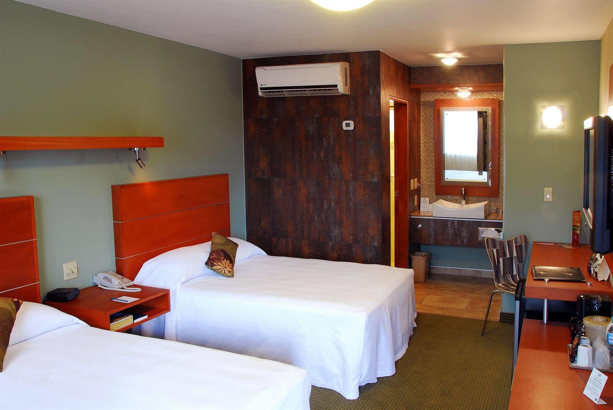Hotel Calafia Mexicali Bagian luar foto